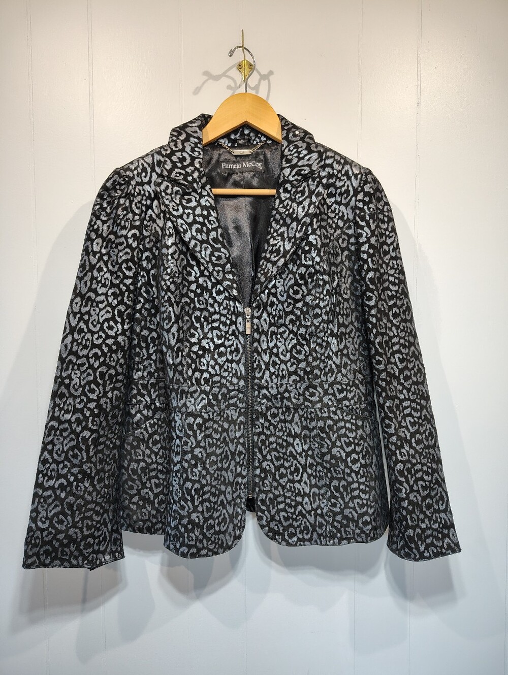 Pamela McCoy Black Silver Leopard Print Leather Jacket Size Medium